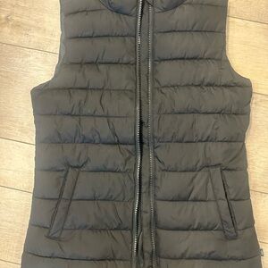 GAP Women's Black Quilted Vest